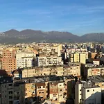 Mel's Place Lägenhet Tirana