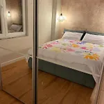 Mel's Place 아파트