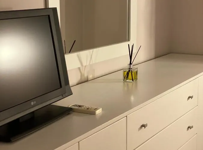 Mel's Place 地拉那