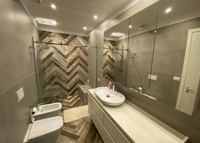 Mel's Place 地拉那