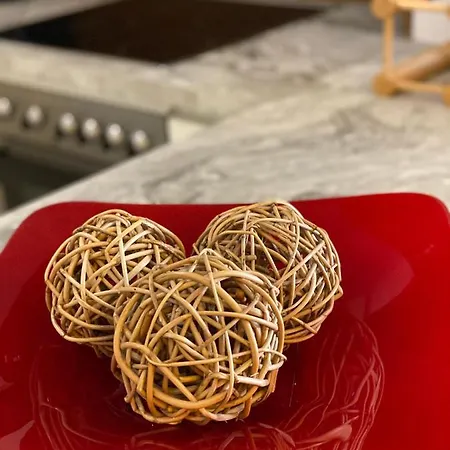 Mel's Place * Tirana